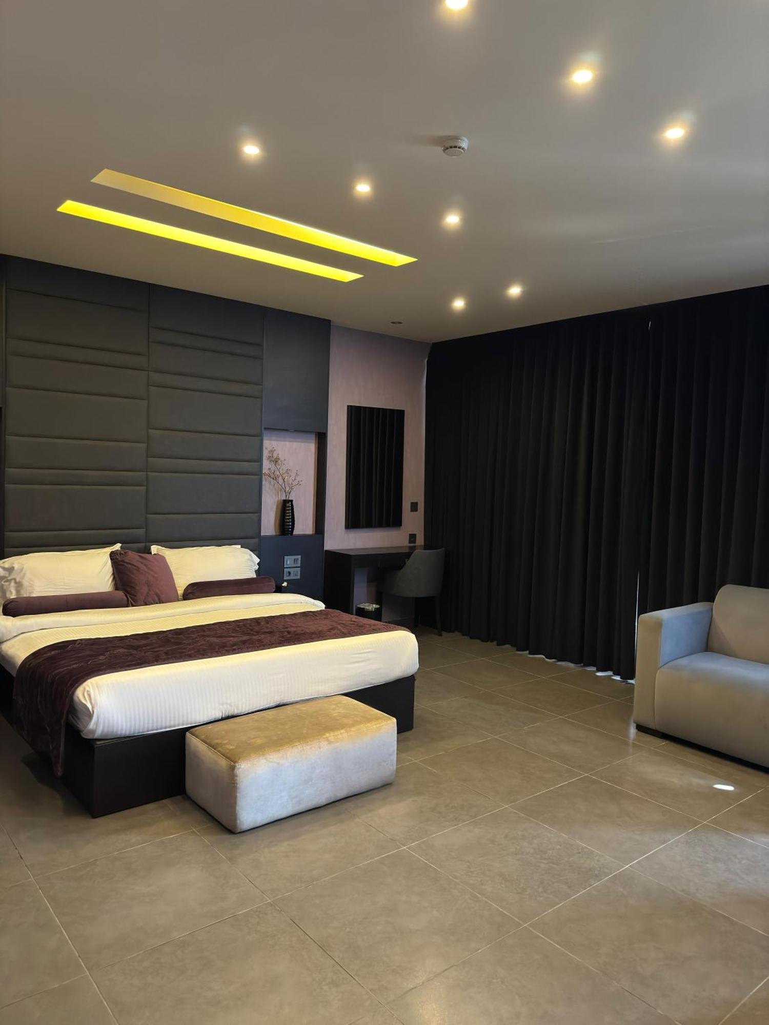 Louis V Hotel Beirut Eksteriør billede